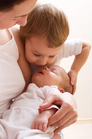 Πρώτη συνάντηση αδελφών