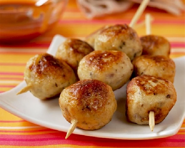 Κεφτεδάκια με κοτόπουλο και μήλο