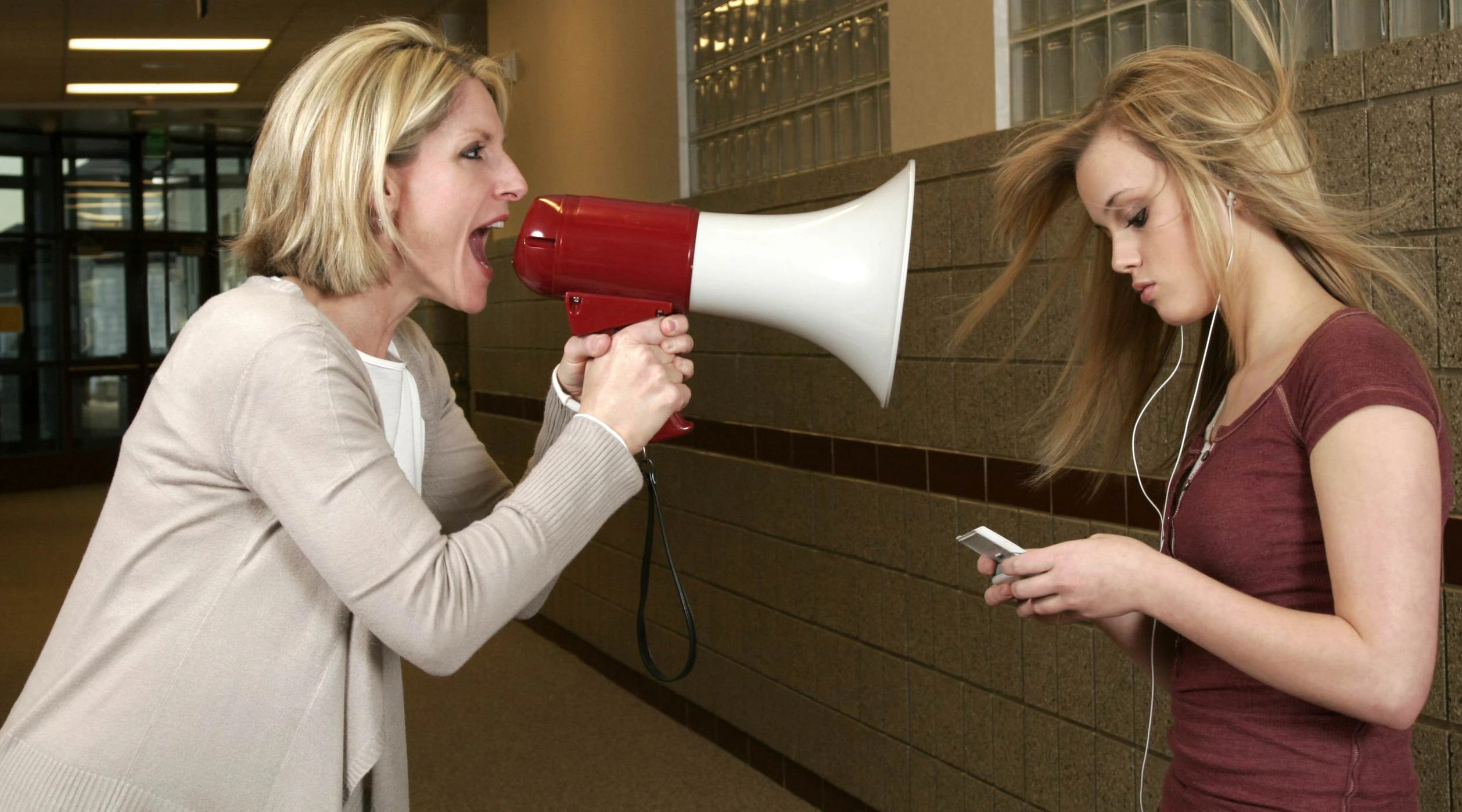 mama vice na megafon adolescentici