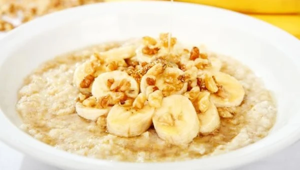 Κρέμα μπανάνας με βρώμη και καρύδια