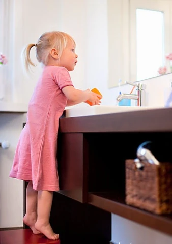 Πλύσιμο παιδικών χεριών