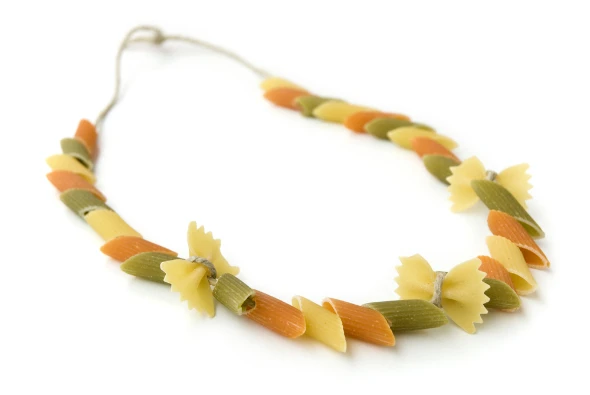 Κολιέ από μακαρόνια