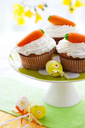 Cupcake με μάρζιπαν καρότο