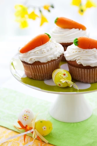 Cupcake με μάρζιπαν καρότο